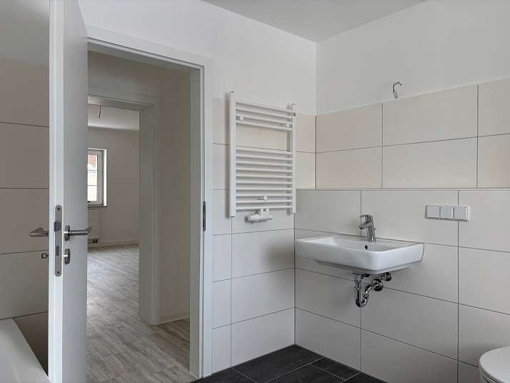 Etagenwohnung Leuna Rössen - 4 Zimmer, 118 m&sup2;, 1.062&euro; | Angebot:27660112