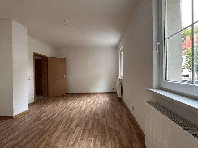 Etagenwohnung Leuna - 3 Zimmer, 76 m&sup2;, 490&euro; | Angebot:27330670