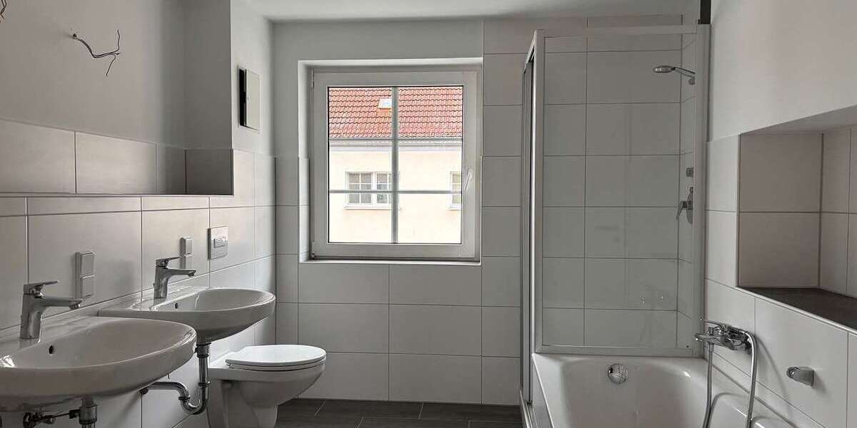 Etagenwohnung Leuna - 4 Zimmer, 91 m&sup2;, 800&euro; | Angebot:25639109