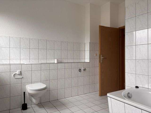 Etagenwohnung Leuna Ockendorf - 2 Zimmer, 66 m&sup2;, 396&euro; | Angebot:27330671