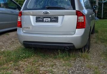 Kia Carens 256.000 km 2.000 &euro; Pegau 04523