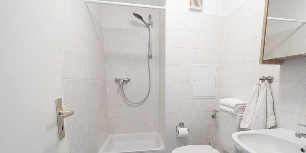 Badezimmer - KI-bearbeitete Darstellung