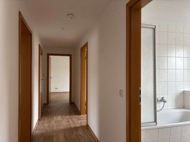 Etagenwohnung Leuna Rössen - 3 Zimmer, 69 m&sup2;, 478&euro; | Angebot:26757595