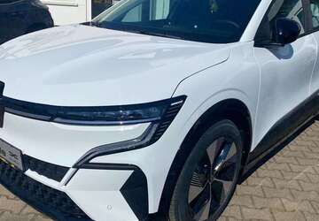 Renault Megane E-Tech 14.000 km 24.950 &euro; Leipzig-Burghausen 04178