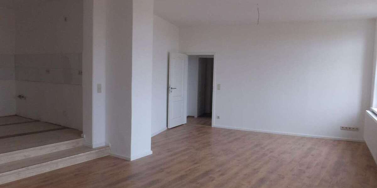 Etagenwohnung Merseburg - 4 Zimmer, 116 m&sup2;, 700&euro; | Angebot:27320210
